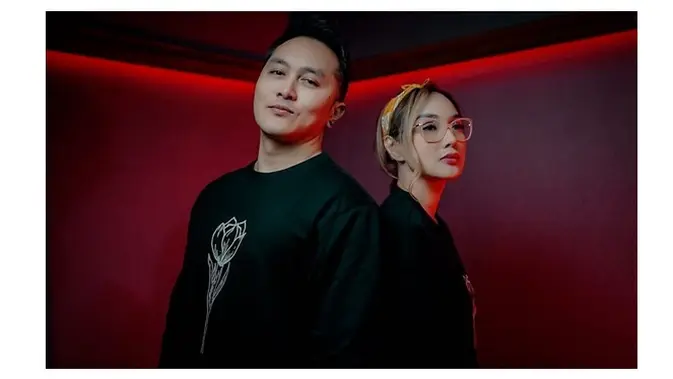 Delapan Tahun Bersama, Perjalanan Cinta Sara dan Demian yang Menghangatkan Hati