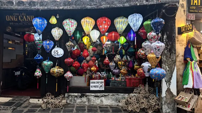Senja di Hoi An: Kisah Cinta yang Menyala di Kota Lentera