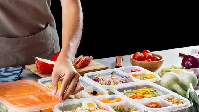 Seni Menyiapkan Bekal: Ketika Dapur Kecil Menjadi Sumber Ketenangan