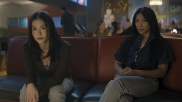 Di Balik Layar Konspirasi, Mimpi Dua Perempuan Nusantara Bersinar di Hollywood