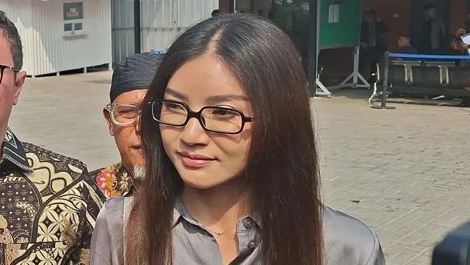 Sarwendah Hadir di Pengadilan, Momen yang Menyentuh di Balik Senyumnya