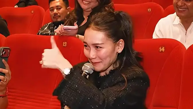 Ayu Ting Ting Terharu Nonton Film Ibu, Bagaimana Aku Tanpamu?