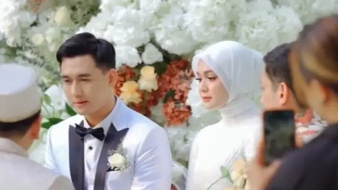 Momen Mengharukan Akad Nikah Dea Annisa dan Mazaki Ahmad