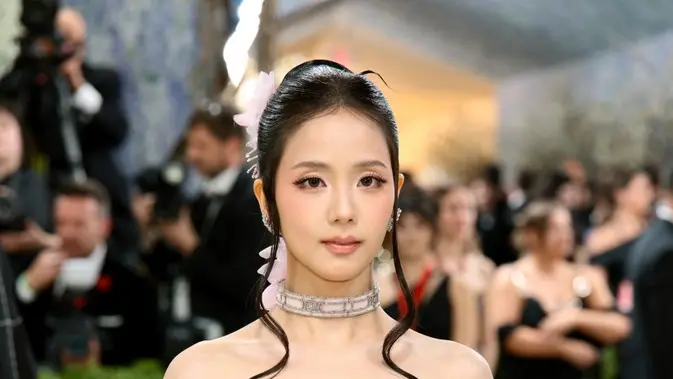 Jisoo Blackpink Gemerlap di Met Gala 2026, Momen yang Menyentuh