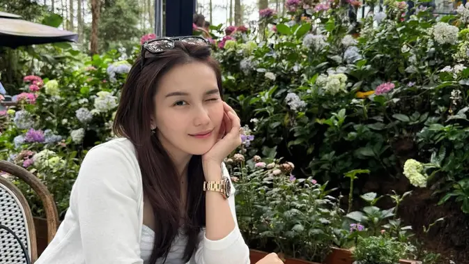 Liburan Ayu Ting Ting di Lembang, Gaya Kasualnya Bak Eonnie Korea