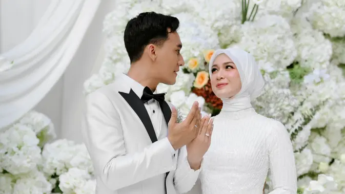 Dea Annisa dan Kisah Sederhana di Balik Layar Potret Pernikahan