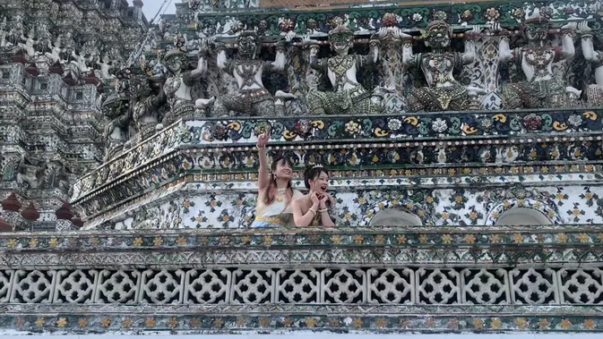 Berbalut Busana Tradisional di Wat Arun: Perjalanan Menyentuh Warisan Thailand