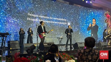 Ari Lasso Mempesona Ratusan Tamu di Grand Opening Hotel Trans Surabaya