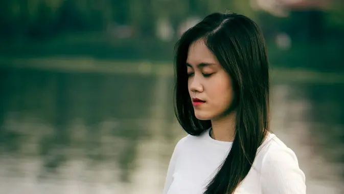 Meditasi Sederhana yang Mengubah Cara Perempuan Ini Menenangkan Pikiran