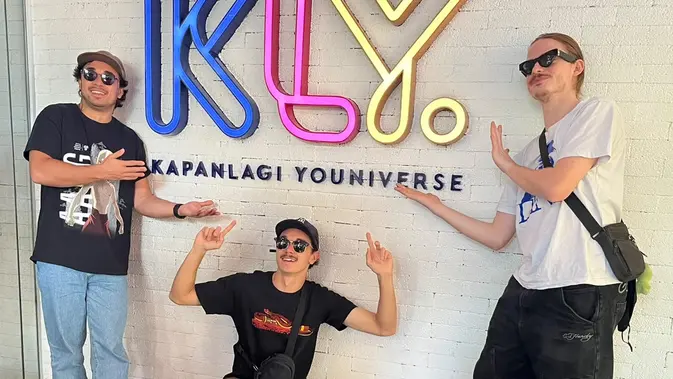 TJAKA: Tiga Sahabat Australia Wujudkan Mimpi Bermusik Bersama