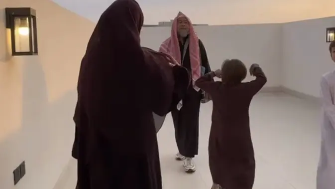 Di Balik Dinding Villa Celine Evangelista di Madinah