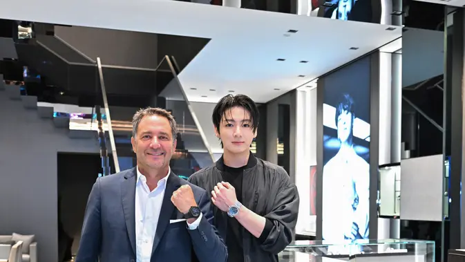Jung Kook dan Dua Wajah Kontras di Sudut Ginza