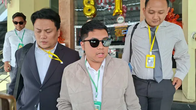 Di Lorong Pengadilan Agama, Muhammad Zidan Menatap Jendela