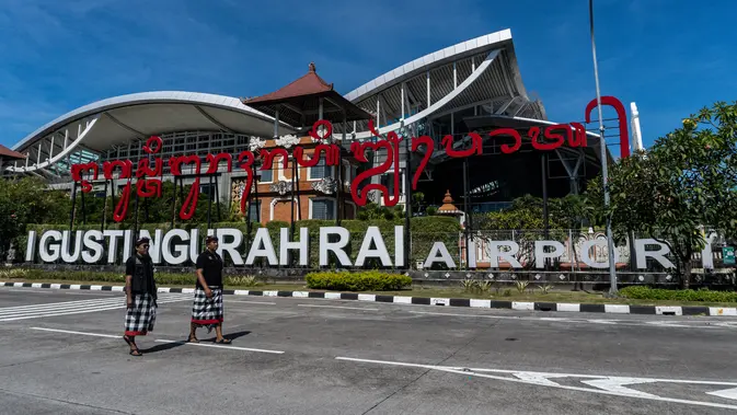 Di Balik Sunyi Nyepi, Dua Pecalang Menjaga Pintu Gerbang Bali
