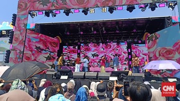 Ketika Musik Ambyar Menyatukan Ribuan Hati di Lapangan Surburst