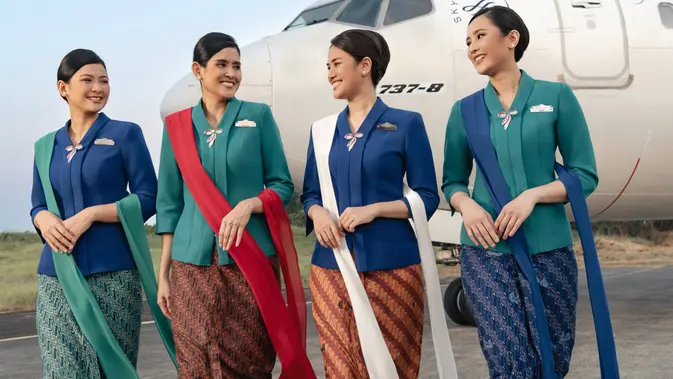 Seragam Baru Pramugari Garuda: Ketika Karya Tangan Indonesia Terbang Tinggi