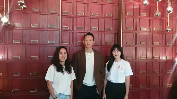 Di Balik Meja Kayu Itu, Mimpi Anak Flores Tak Pernah Padam