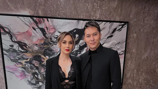 Kisah Demian Aditya dan Sara Wijayanto: Harmoni di Balik Layar
