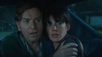 Review Film: Adu Akting Hathaway–McGregor di The End of Oak Street