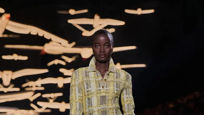 Dari Jalanan Nigeria, Rachel Ojuromi Menembus Panggung Chanel