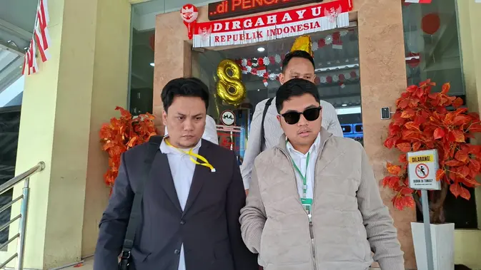 Di Lorong Pengadilan Agama, Muhammad Zidan Menatap Jendela