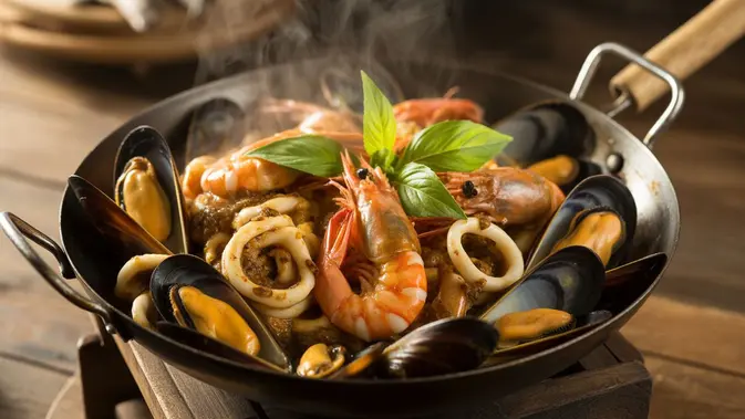 Sepiring Seafood Lada Hitam Kemangi dari Dapur Kecil Penuh Kenangan
