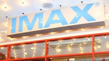 Kisah Keluarga China Menonton IMAX dari Mobil