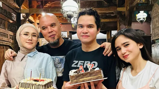 Momen Mengharukan Mulan Jameela Rayakan Ultah Bersama Dul Jaelani