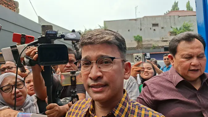 Ruben Onsu dan Baju Kotak-Kotak yang Menyimpan Kisah Perjuangan