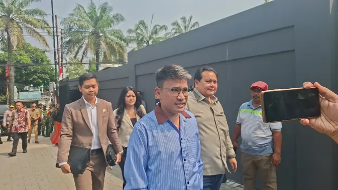 Ruben Onsu Melangkah Tegar di Tengah Badai Kehidupan