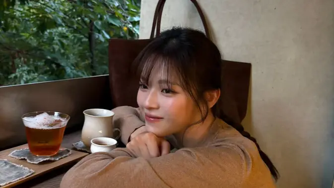 Pesona Sederhana Jeongyeon TWICE di Musim Gugur