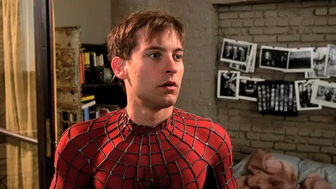 Tobey Maguire dan Mishka Silva, Kebersamaan di Super Bowl yang Menjadi Sorotan