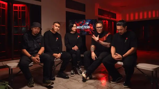 Ketika Sara Wijayanto dan Demian Pilih Hitam: Simbol Duka yang Menyatu