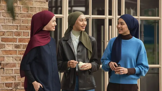 Ketika Rok Panjang Menjadi Pelukan Lembut bagi Perempuan