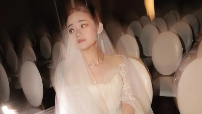 Momen Mengharukan di Balik Gaun Putih Gisela Cindy