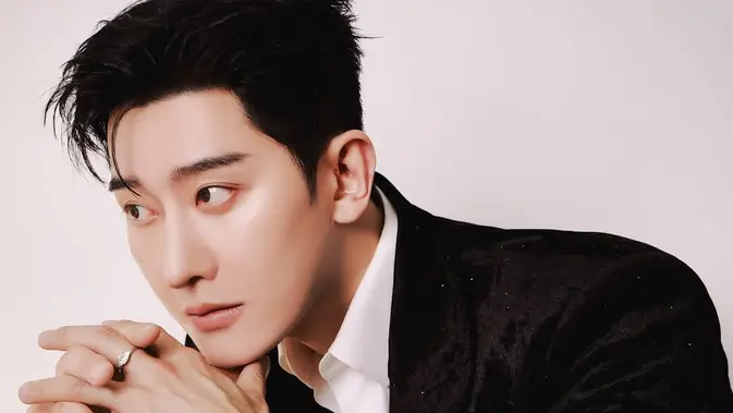 Zhoumi Super Junior-M Menapaki Peran Baru sebagai CEO