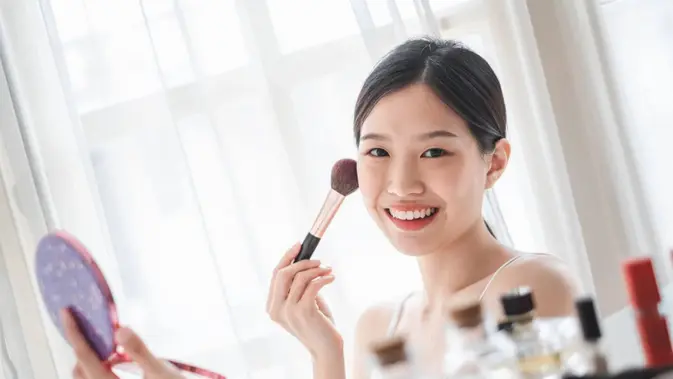 Rekomendasi Powder Blush On untuk Wajah Segar Natural