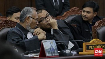 BREAKING: Denny Indrayana Pesimis DPR Proses Pemakzulan Gibran