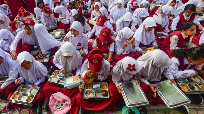 Program Makan Bergizi Gratis Kembali Sapa Siswa SDN Meruyung