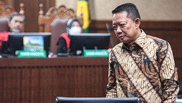 BREAKING: Febrie Adriansyah Didakwa Terima Rp12 Miliar Kasus BTS 4G
