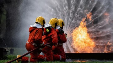 Tiga Gudang di Kosambi Tangerang Ludes Dilalap Api