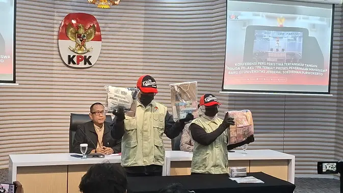 KPK Pamerkan Uang Korupsi Unsoed, Nilai Capai Ratusan Juta