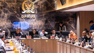 BREAKING: Ambang Batas Parlemen Goyah, Fraksi DPR Terbelah Jelang Revisi UU