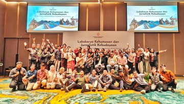 Kemenbud Bekali Humas Teknik Tulis Berita Menarik
