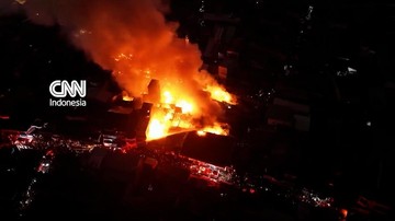 BREAKING: Kebakaran Kramat Pulo Hanguskan 83 Rumah Warga
