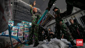 Bantuan TNI AU untuk Korban Gempa NTT Tiba di Labuan Bajo