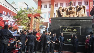 Megawati Resmikan Monumen Kudatuli di DPP PDIP