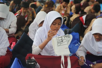 BREAKING: 75 Siswa Belajar Biota Laut Lewat Coloring dan Eco-printing