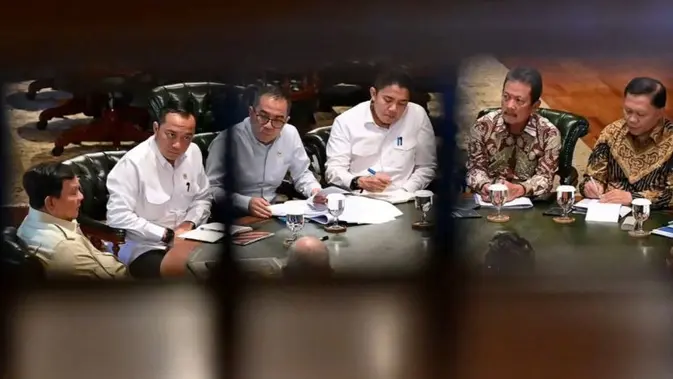 BREAKING: Prabowo Panggil Menteri dan Wamen Kelautan ke Hambalang