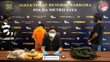 Polda Metro Bekuk Dua Kurir Ganja 3,4 Kg, Satu Masih 15 Tahun